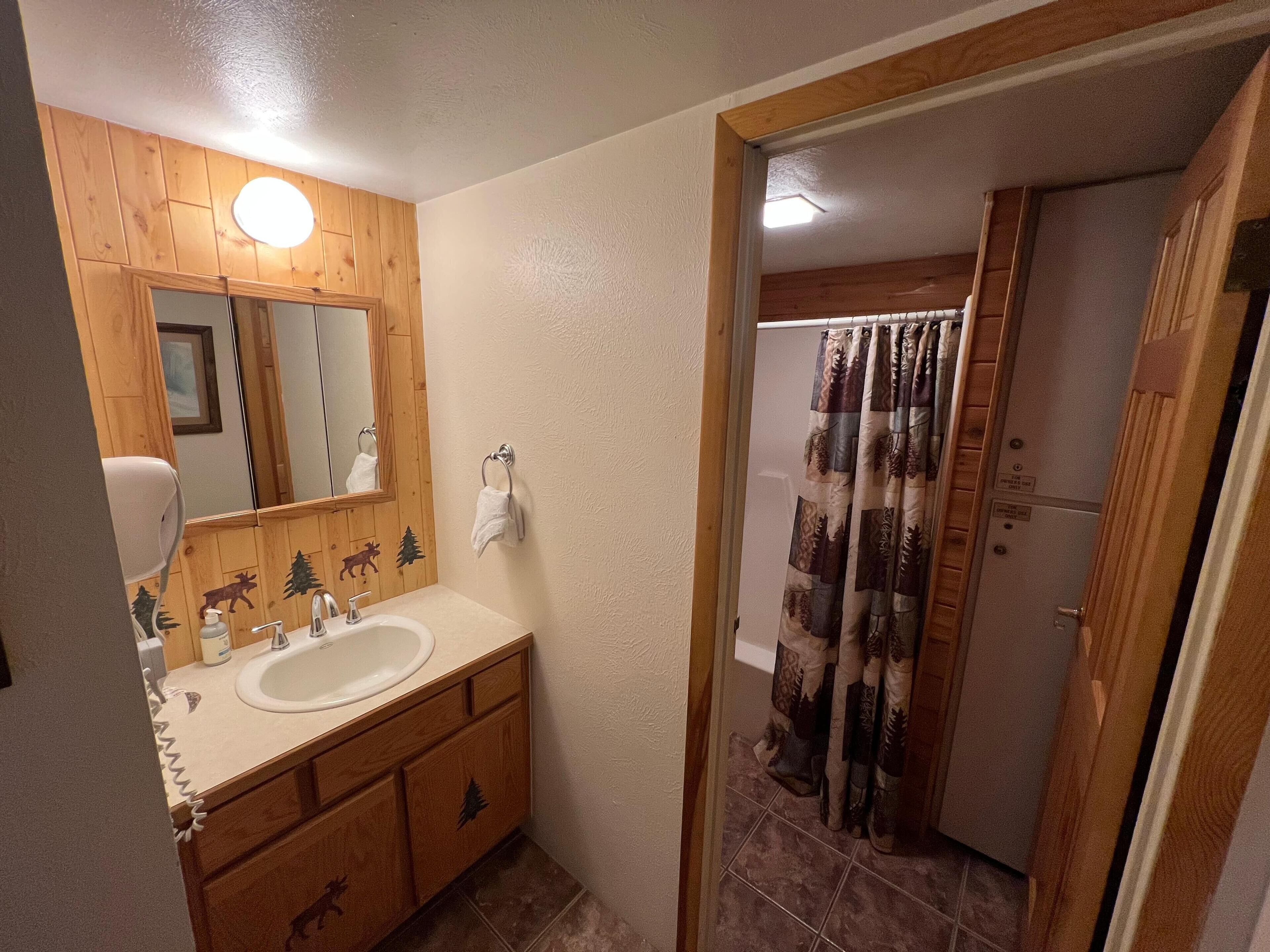 公寓式客房, 1 张大床, 山景 (Summit House East 1 Bed Loft 2 Bath S) | 浴室 | 免费洗浴用品、毛巾、肥皂、洗发水