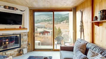 Apartment, 1 Queen-Bett (Summit House East 1 Bed Loft 2 Bath S) | Wohnbereich