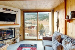 Condo, 1 Queen Bed, Mountain View (Summit House East 1 Bed Loft 2 Bath S) | Living area