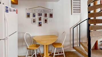 Apartment, 1 Queen-Bett (Summit House East 1 Bed Loft 2 Bath S) | Innenbereich