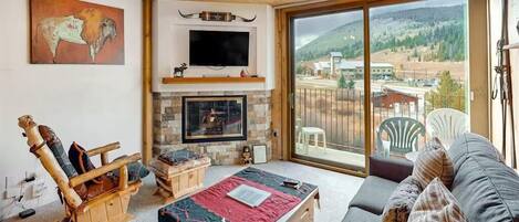 Condo, 1 Queen Bed (Summit House East 1 Bed Loft 2 Bath S) | Living area