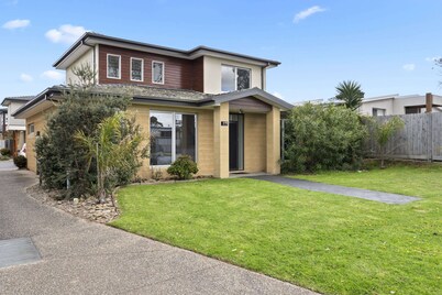 Seaside 3-bed Home, Direct Beach Access