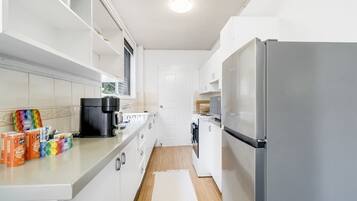Apartment | Private kitchen | Cookware/dishes/utensils