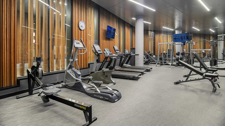 1BR Apartment Near CBD With Pool