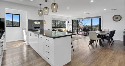 Chic 4-bed Beach House With Sea Views