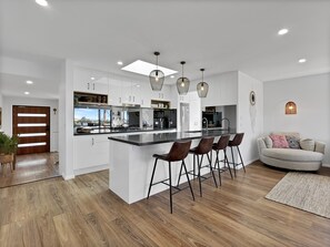 Apartment | Dapur peribadi | Alat memasak/pinggan mangkuk/perkakas dapur