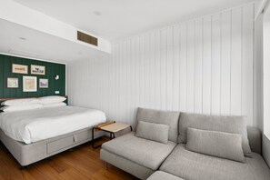 House | 1 bedroom, bed sheets - Stylish Studio in the Heart of Newtown With Pool (Sydney)