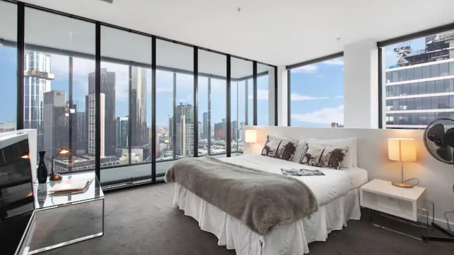 Incredible City Views in Convenient CBD Apartment