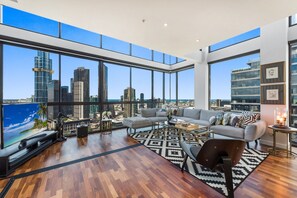 Living room - Incredible City Views in Convenient CBD Apartment (Melbourne)