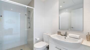 Apartment | Bathroom | Towels, soap