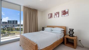 Apartment | 1 bedroom, iron/ironing board, bed sheets