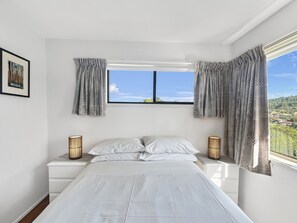 Apartment | 3 bedrooms, laptop workspace, iron/ironing board, bed sheets