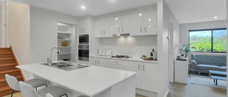Apartment | Private kitchen | Cookware/dishes/utensils