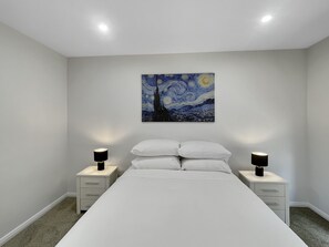 4 bedrooms, iron/ironing board, bed sheets