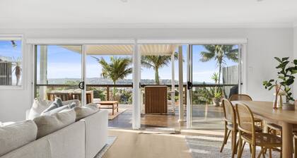 Chic Coastal 1-bedroom Home With Balcony & BBQ