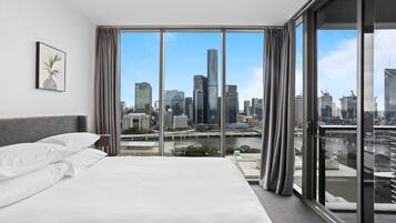 Apartment | 1 bedroom, laptop workspace, iron/ironing board, bed sheets