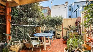 Apartment | Outdoor dining