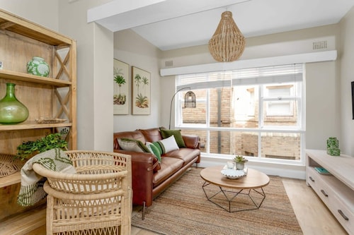 Spacious 2-bed Apartment in the Heart of Manly