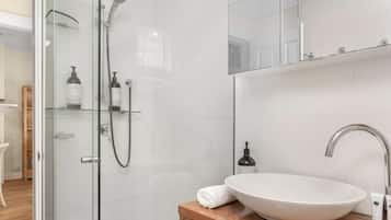 Apartment | Bathroom | Towels