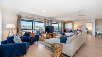 Apartment | Ruang tamu | Pendiangan