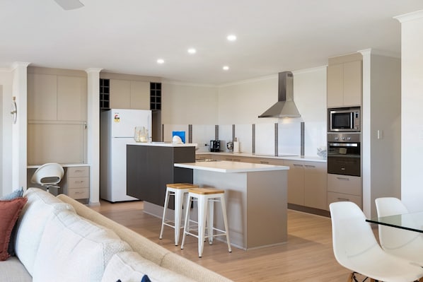 Apartment | Eigene KĂŒche | KĂŒhlschrank, Mikrowelle, Ofen, Herdplatte