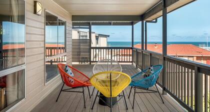 Large Upstairs Family Stay Near Middleton Beaches