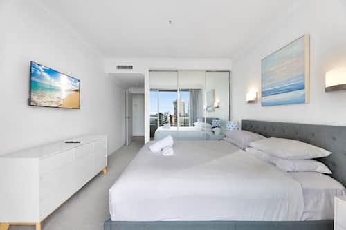 Apartment | 2 bedrooms, iron/ironing board, bed sheets