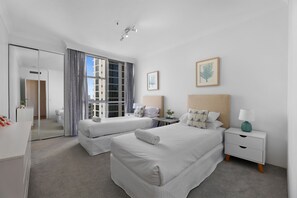 Apartment | 2 bedrooms, iron/ironing board, bed sheets