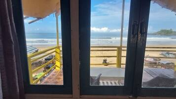 Luksusbungalow, parveke, rantanäköala | Ilmainen Wi-Fi