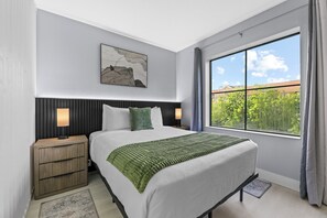 2 habitaciones, tabla de planchar con plancha, wifi y ropa de cama 