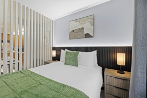 2 bedrooms, iron/ironing board, WiFi, bed sheets - Family 2BR, Kitchen, Close to Universal (Orlando)