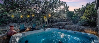 Sleeps 20+ | Hot Tubs | Cowboy Pools | 90` Projector TV