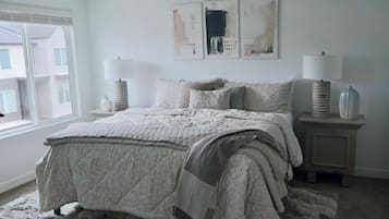 4 bedrooms, iron/ironing board, free WiFi, bed sheets