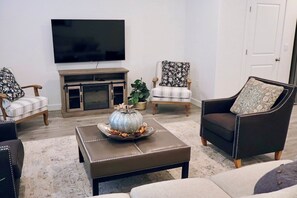 智能电视、壁炉