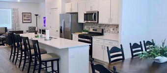 Spacious 4-bedroom townhome in charming American Fork with AC