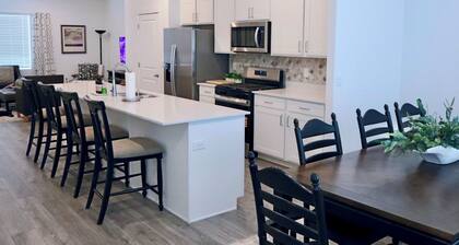 Spacious 4-bedroom townhome in charming American Fork with AC