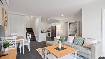 Apartment | Dining