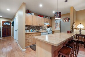 Private kitchen - Family-Friendly Creekside 3BR Heart of Incline (Incline Village)