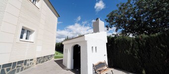 Luxury Chalet 20 Minutes From Valencia