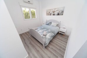 4 bedrooms - Luxury Chalet 20 Minutes From Valencia (Lliria)