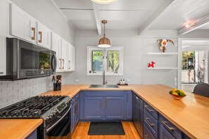 Mikroaaltouuni, uuni, liesi, astianpesukone