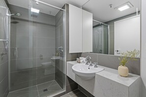 Bathroom - Chic Inner-city Stay With Balcony (Melbourne)