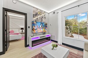 مكواة/لوح كي وواي فاي وملاءات أسرّة