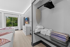 Iron/ironing board, WiFi, bed sheets