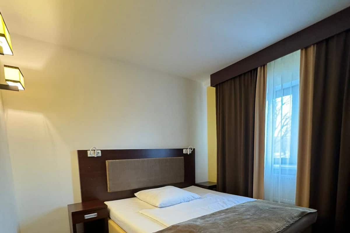 エコノミー ダブルルーム | WiFi (無料)