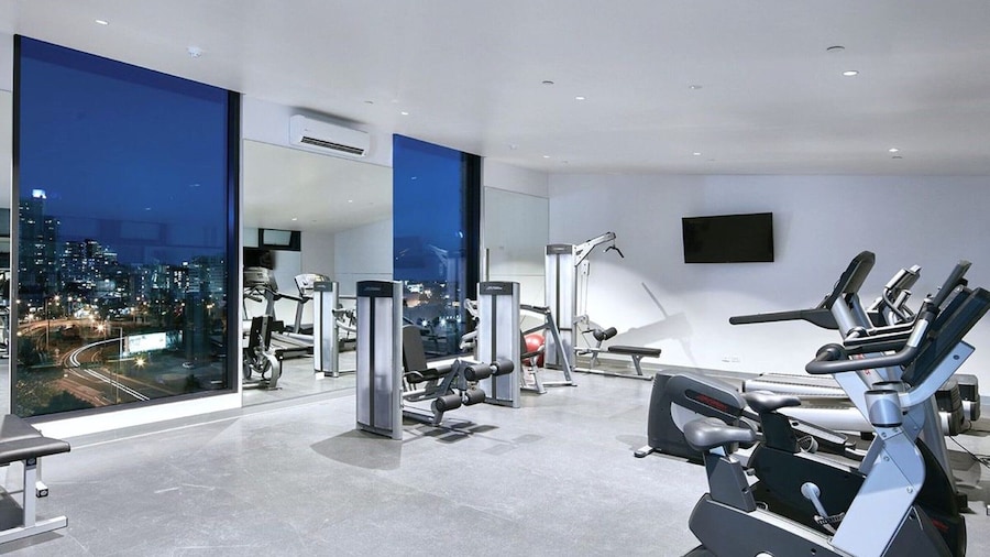 Chic 2-bed Apartment With Balcony in Southbank