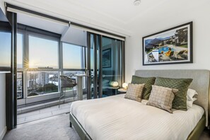 Apartment | 2 bedrooms, iron/ironing board, bed sheets - Jewel Luxury Beachside 2-bed With Water View (Gold Coast)