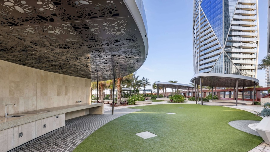 Jewel Luxury Beachside 2-bed With Water View