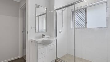 Apartment | Bathroom | Towels