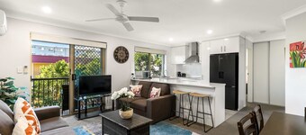 Charming 3-bed Apartment Near Local Shops